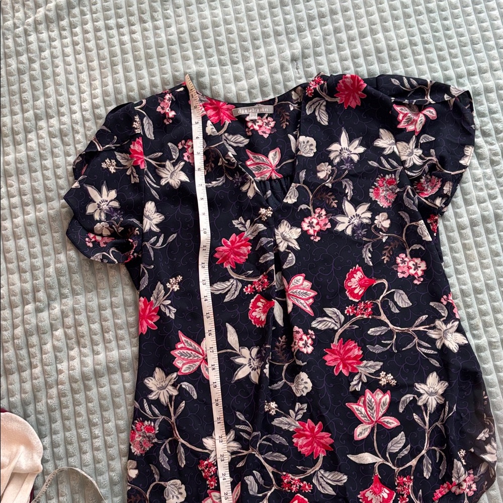 Daniel Rainn Navy Floral V-Neck Short Sleeve Blouse with Pink & White Flowers - Picture 8 of 10